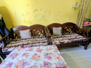 মালয়েশিয়ান কাঠের সোফা