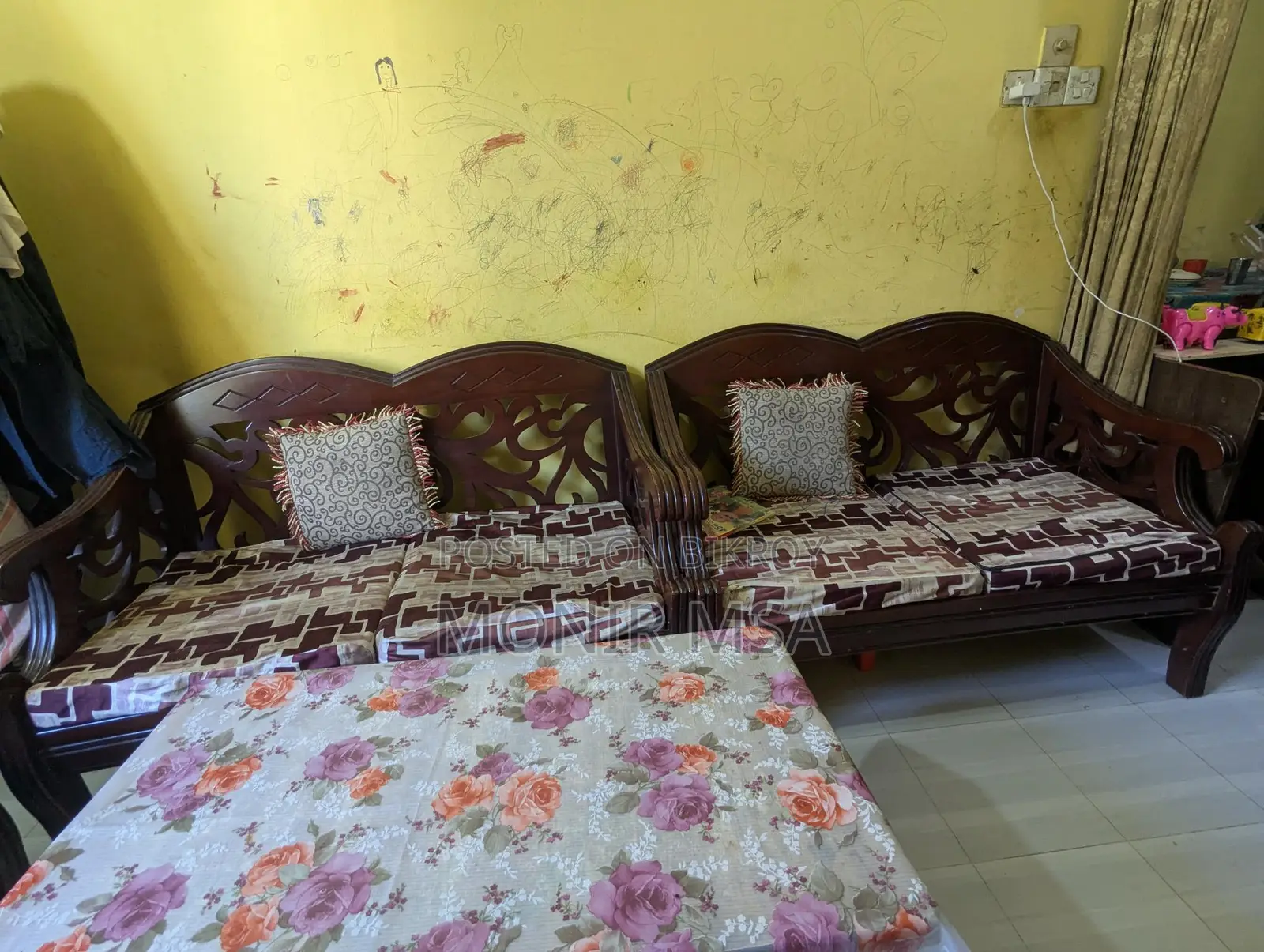 মালয়েশিয়ান কাঠের সোফা
