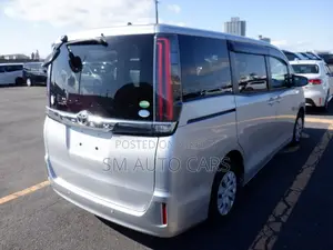 Toyota Noah Non Hybrid X Silver 2020