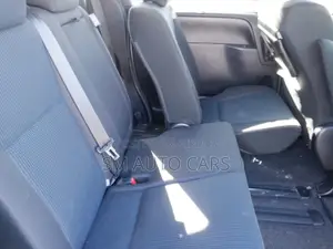 Toyota Noah Non Hybrid X Silver 2020