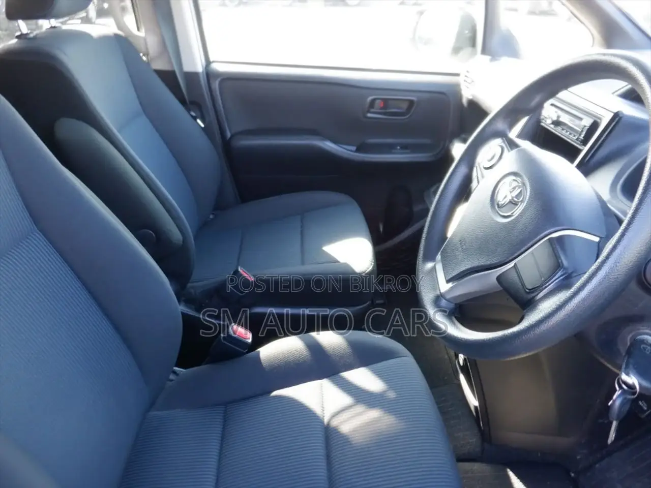 Toyota Noah Non Hybrid X Silver 2020