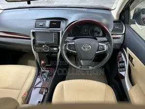 Toyota Premio 2020