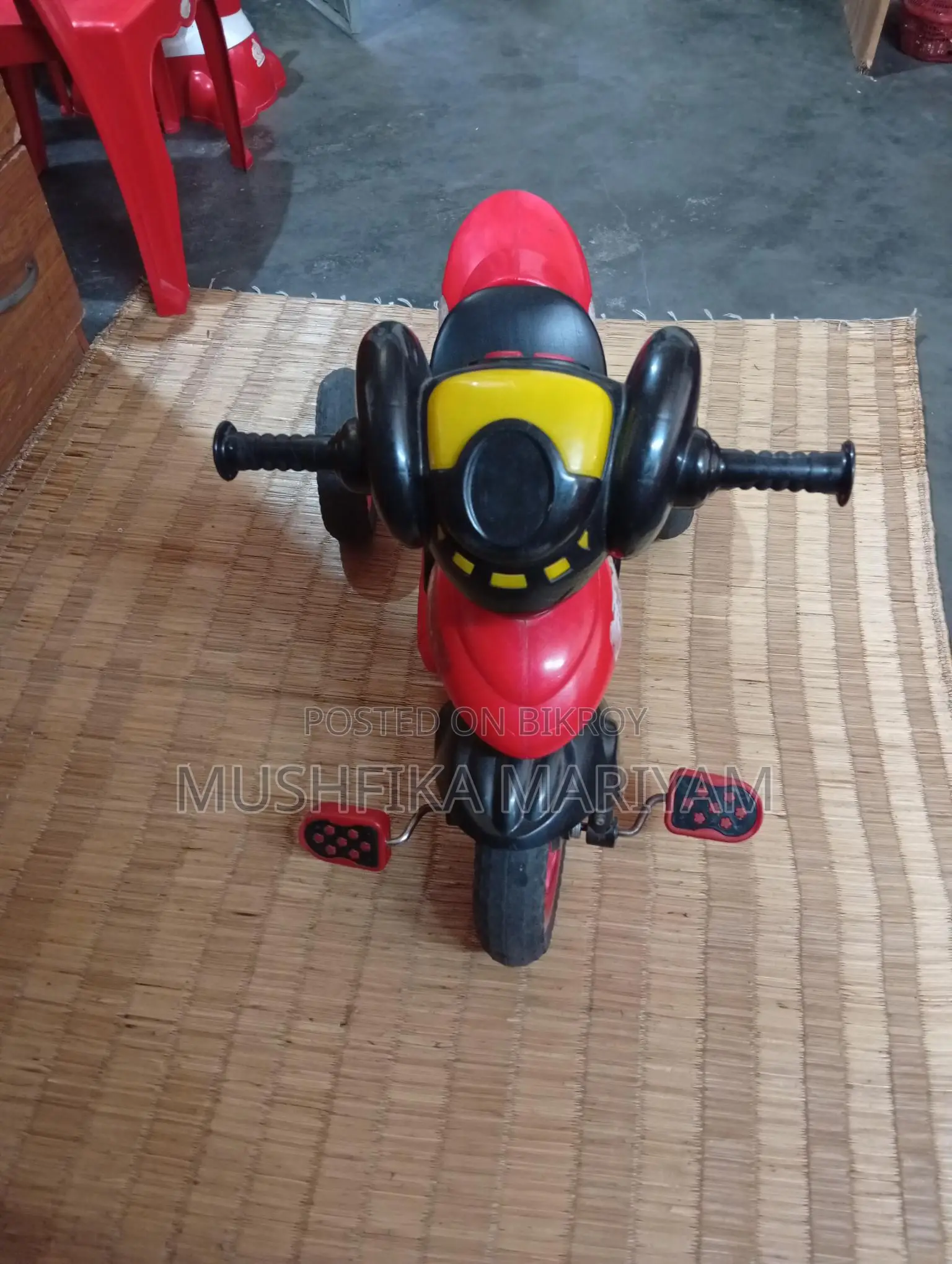বাচ্চাদের হোন্ডা।