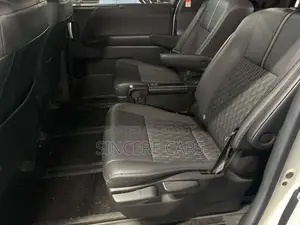 Toyota Noah SZ HYB WITH FOOTSTEP 2023