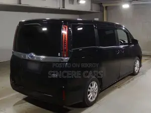 Toyota Noah X HYB 2 PWR DOOR 2021