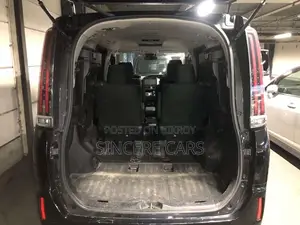 Toyota Noah X HYB 2 PWR DOOR 2021