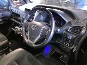 Toyota Esquire Gi Premium 2020