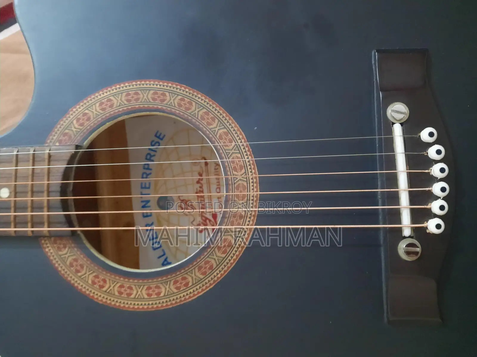 সিগনেচার অ্যাকোস্টিক গিটার