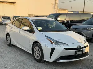 Toyota Prius S Pearl 360 Camera 2021