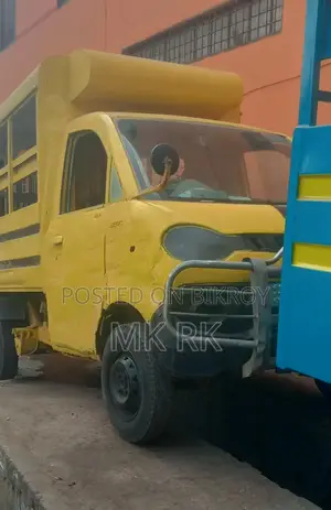 Mahindra Quanto 2018