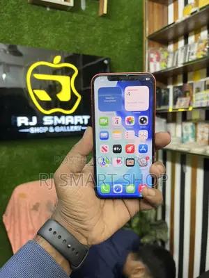 Apple iPhone 12 waterproof 88% (Used)