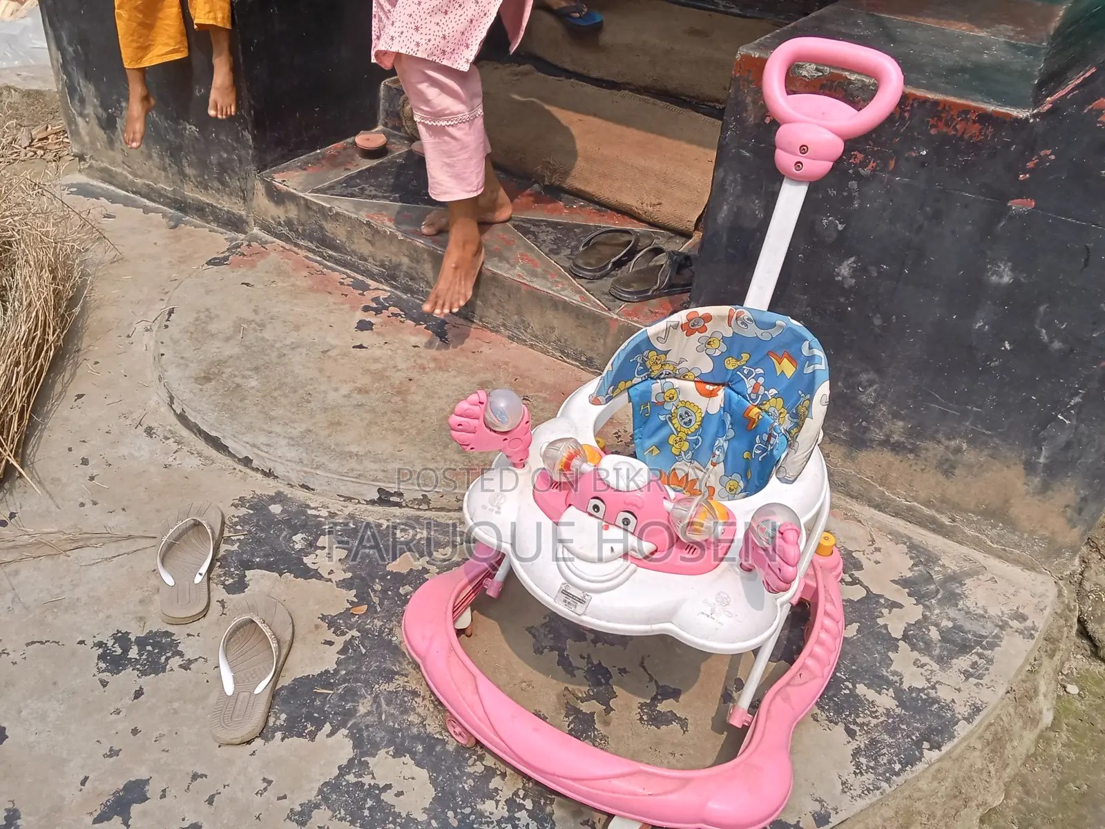বেবি ওয়াকার বিক্রয়ের জন্য