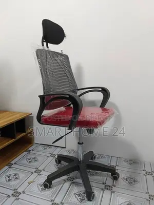 প্রিমিয়াম এরগোনমিক মেশ অফিস চেয়ার উইথ রেড কুশন – স্মার্ট ডিজাইন
