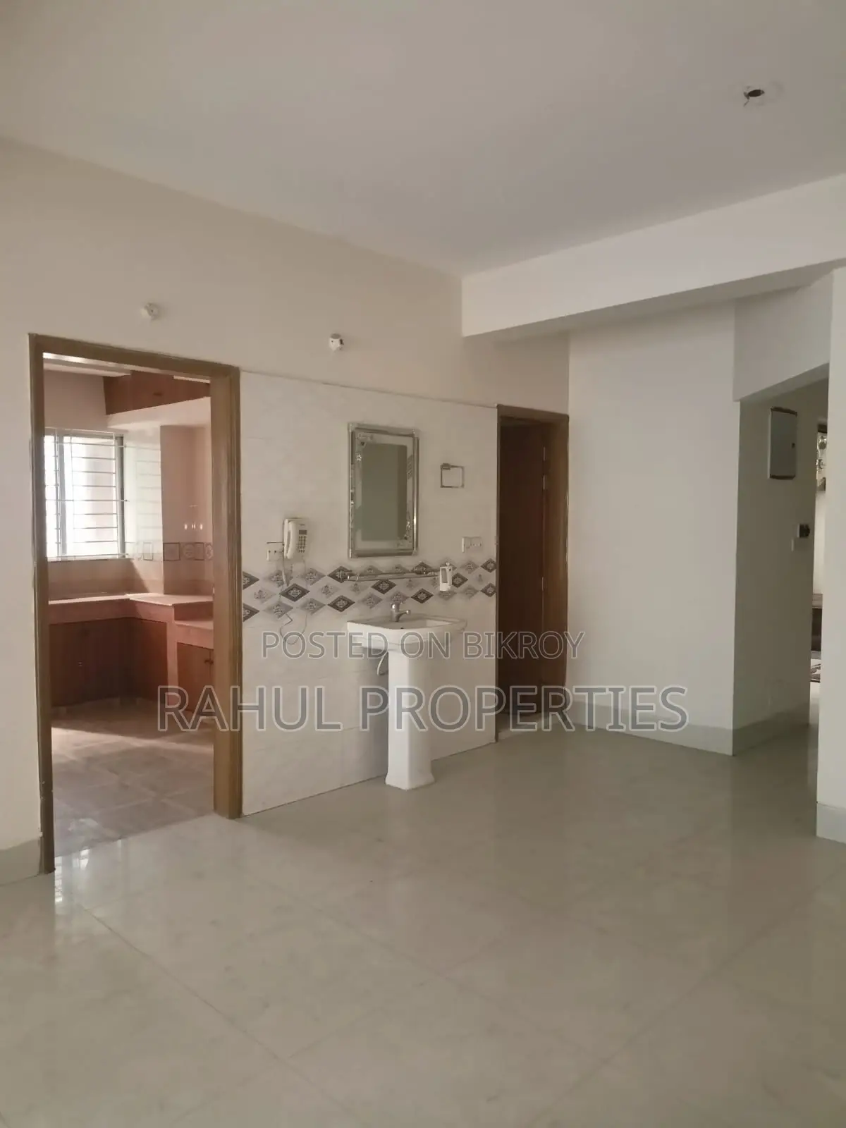 Used Flat For Sale In Bashundhara R/A- Block-D