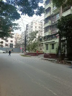 Used Flat For Sale In Bashundhara R/A- Block-D