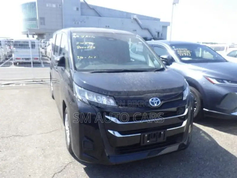 Toyota Noah Hybrid X New Shape 2022