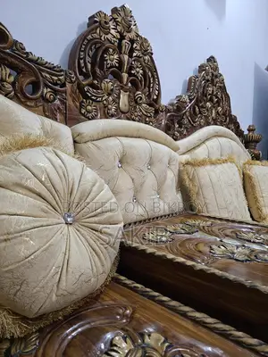 প্রিমিয়াম সেগুন কাঠের সোফা সেট ও টি টেবিল
