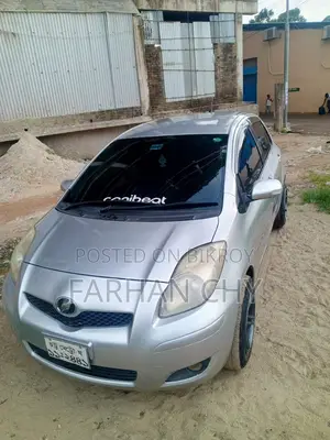 Toyota Vitz 2008 Silver