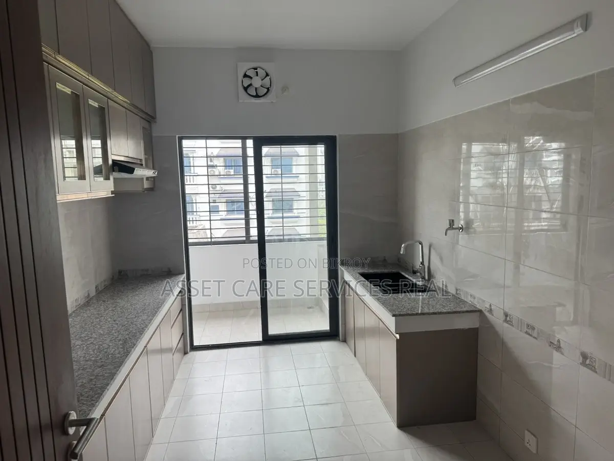 Excellent brand new apartment Sale in Gulshan