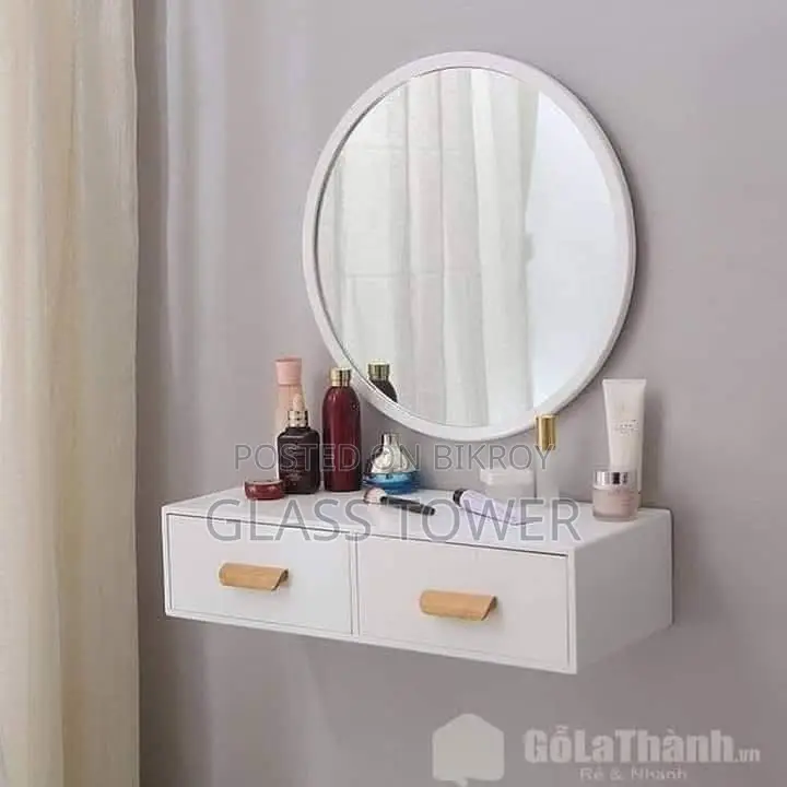 Round Wall Mirror