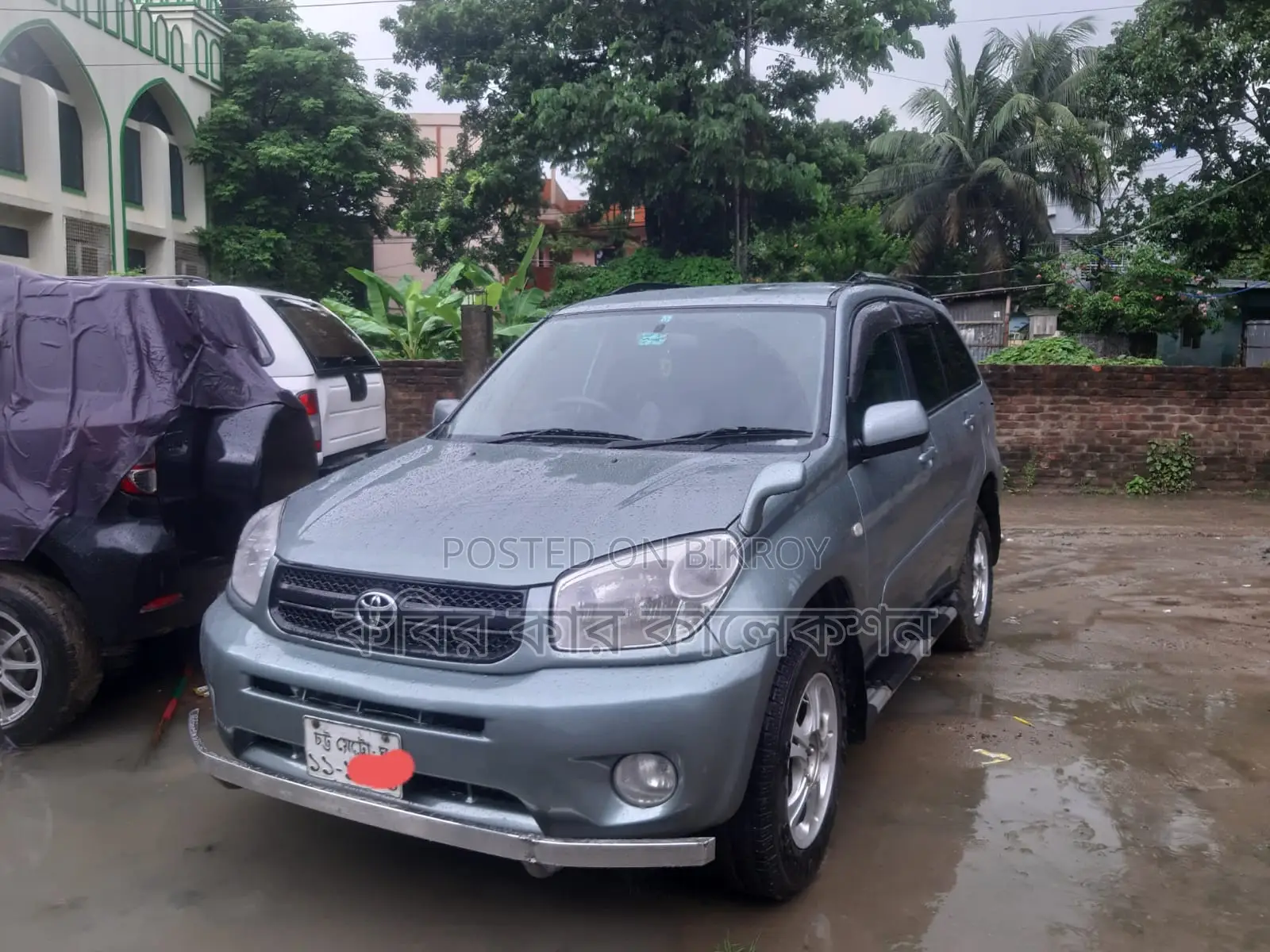 Toyota RAV4 gray 2004