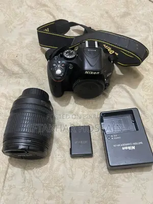 Nikon D5200 with 18-105 lens