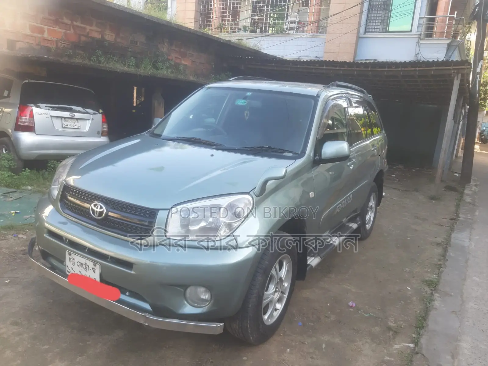 Toyota RAV4 gray 2004