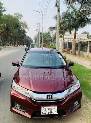 Honda Grace hybrid 2015