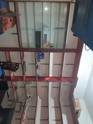দোকানের রেক বিক্রি হবে গ্লাস সহ