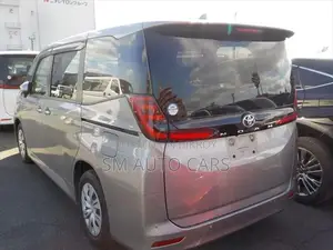 Toyota Noah Non Hybrid X Grey 2023