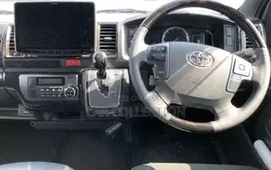 Toyota Hiace 2021