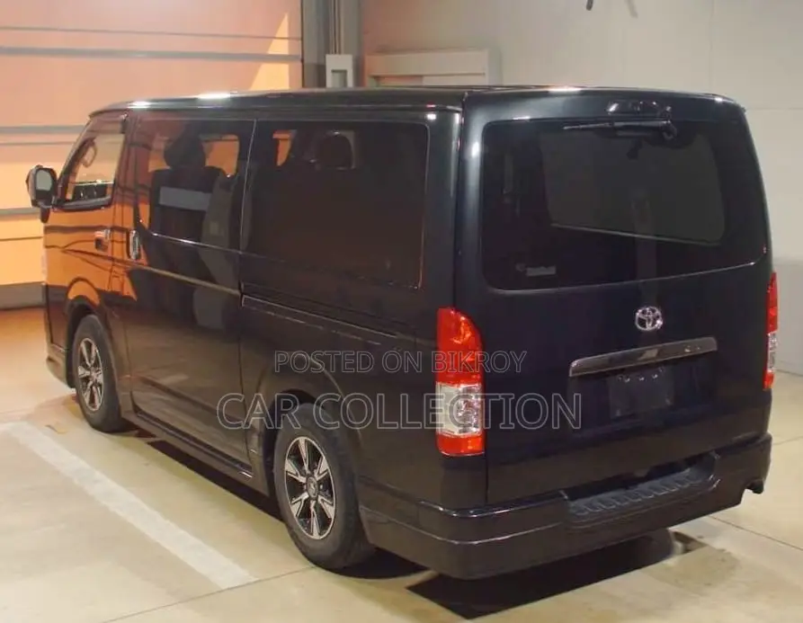 Toyota Hiace 2021