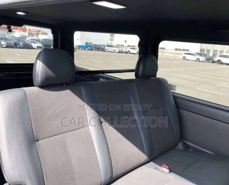 Toyota Hiace 2021
