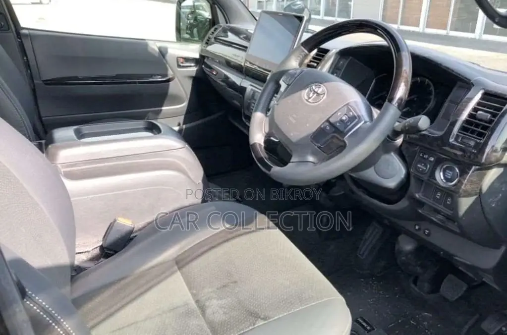 Toyota Hiace 2021