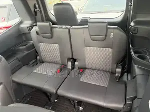 Toyota Noah Hybrid SZ Pearl New 2026