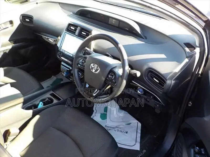 Toyota Prius S Led 2019