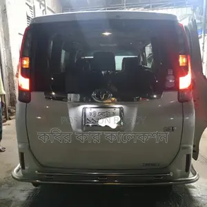Toyota Noah hybrid 2014