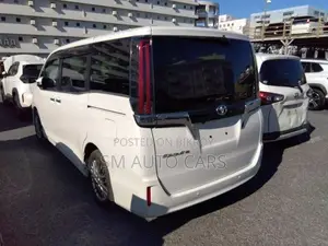 Toyota Esquire Petrol Gi Pearl 2021