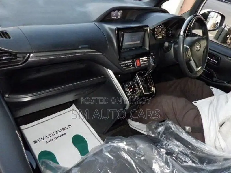 Toyota Esquire Petrol Gi Pearl 2021