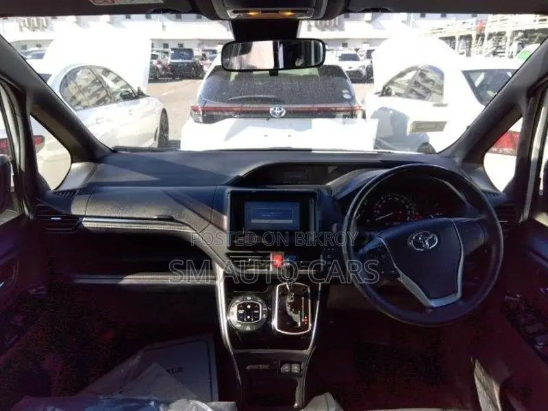 Toyota Esquire Petrol Gi Pearl 2021