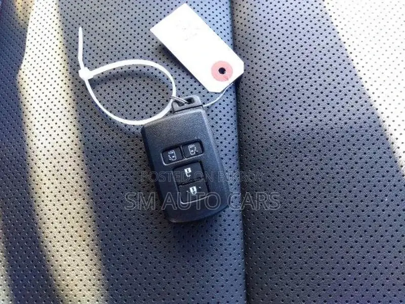 Toyota Esquire Petrol Gi Pearl 2021