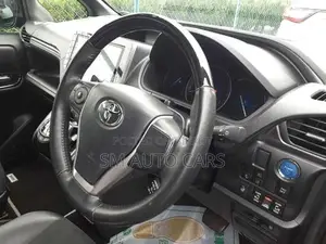 Toyota Esquire Hybrid Gi Premium 2021