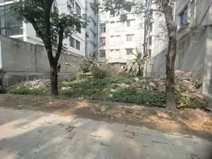Near 300 feet road Bashundhara RA, L-block 5 katha plot for sale