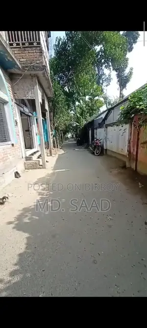 Land for urgent sale