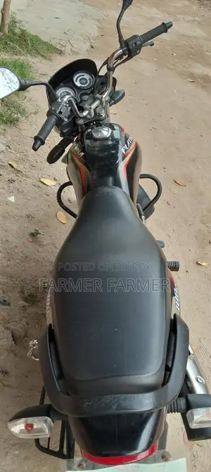 Bajaj Platina 100 . 2016