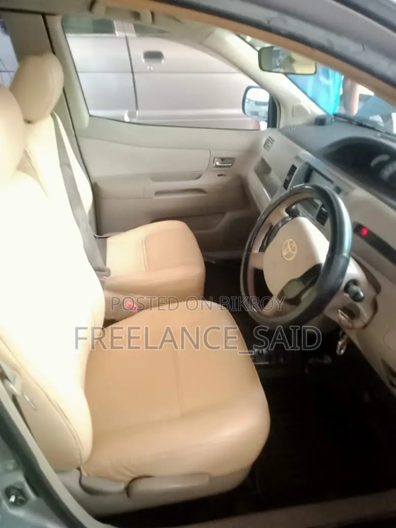 Toyota Raum 1.5 FWD 2003 Beige