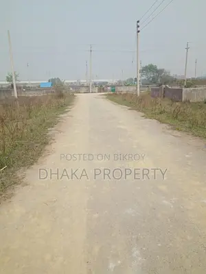 সেক্টর-১৭/কে তে মেট্রো স্টেশন সংলগ্ন ৩ কাঠার উত্তরমুখী প্লট