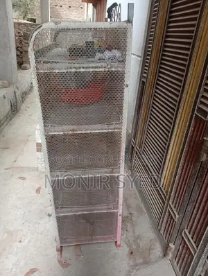 রান্নাঘরে ব্যবহারের জন্য একটি কিচেন রেক