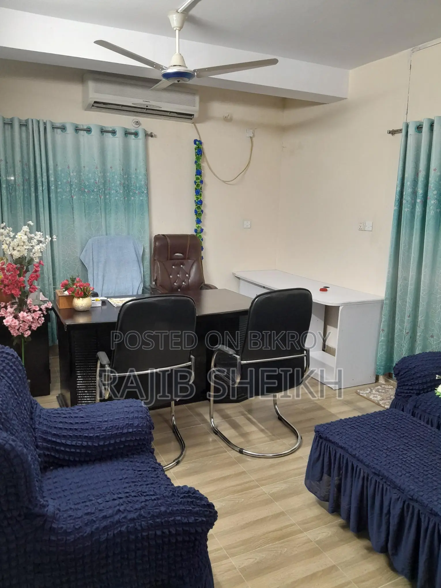 Ready office for rent with lift facility.