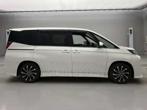 Toyota Noah Hybrid SZ Pearl New 2023
